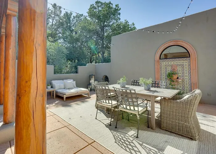 Red Rock Views: Uptown Near Trails! *
