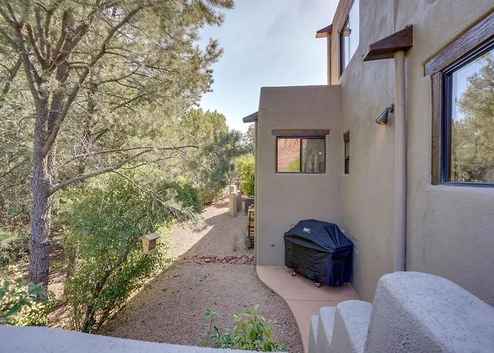 Red Rock Views: Uptown Near Trails! * Sedona