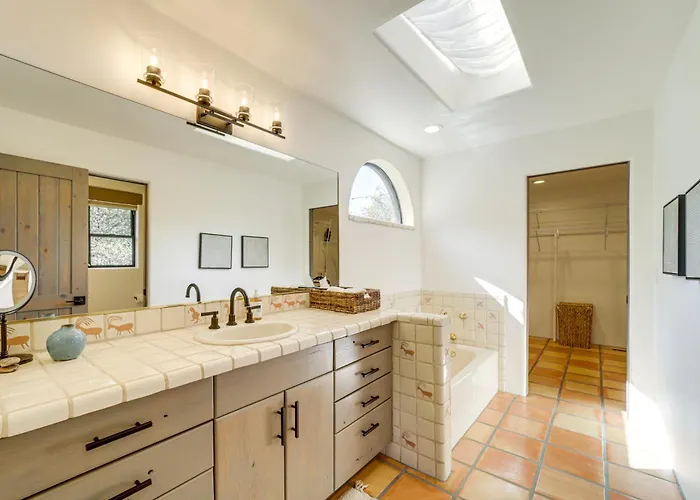 Casa vacanze Red Rock Views: Uptown Near Trails! *