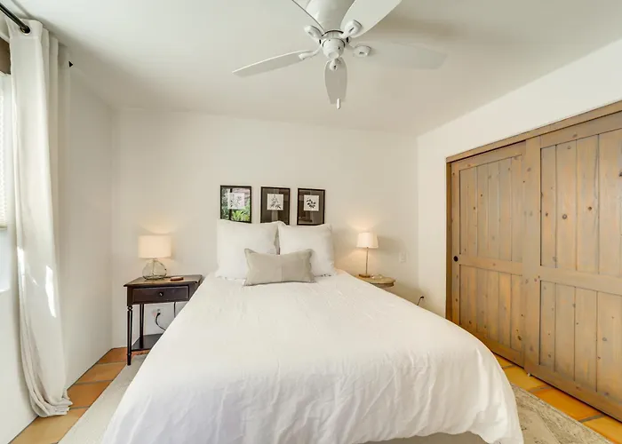 Red Rock Views: Uptown Near Trails! Casa vacanze