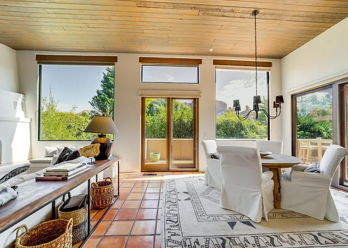 Red Rock Views: Uptown Near Trails! Casa vacanze *